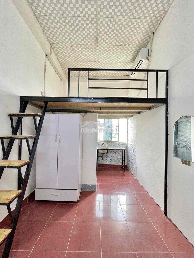 Phòng trọ gác cao nhận sạc xe điện giá rẻ gần công viên làng hoa