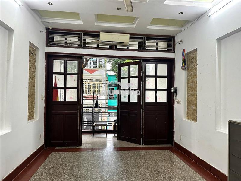 Phòng cho thuê ngay công viên nguyên hồng, ở được 3-4 người thoải mái