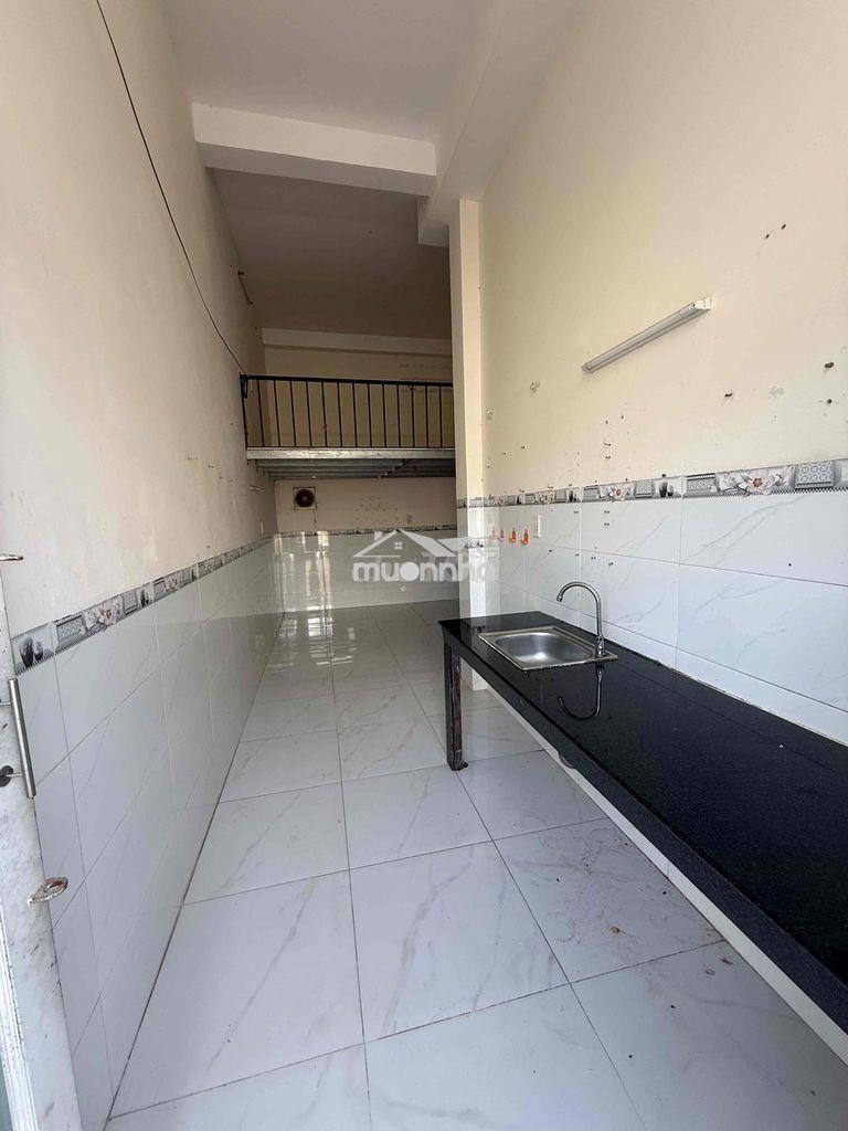 Phòng có gác 20m2 ngay ngã tư nước đá - 3