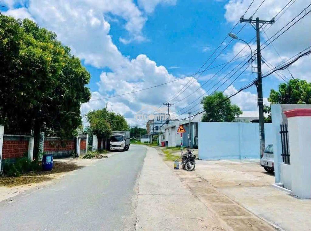 Kẹt tiền em bán đất - 2