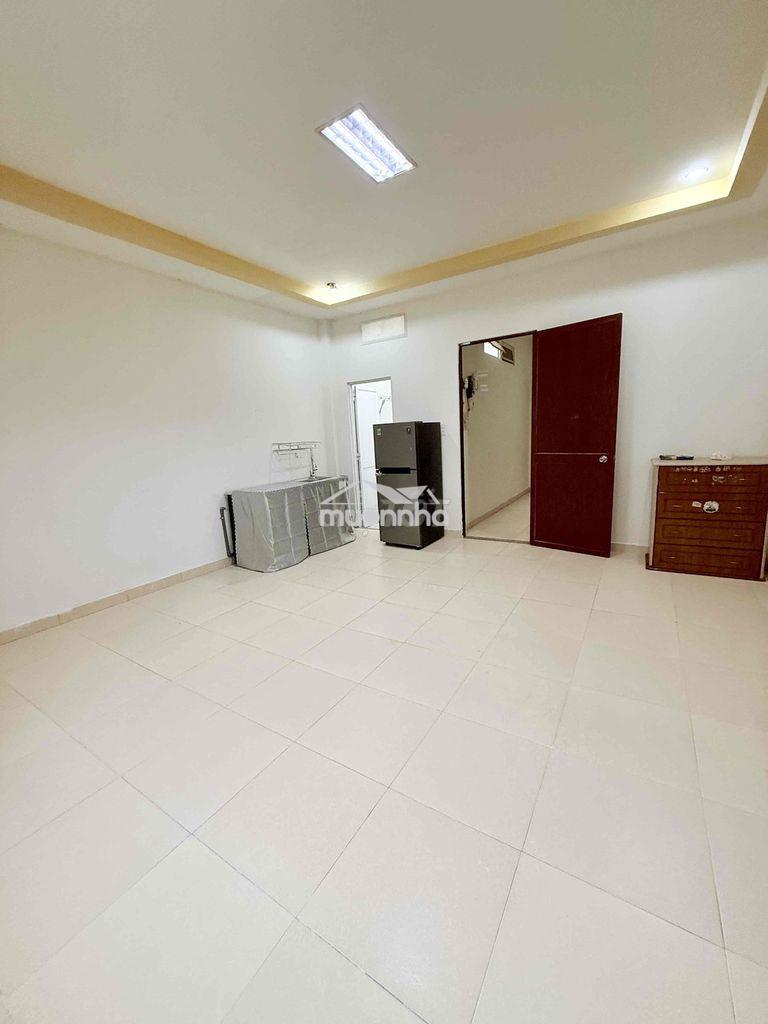 Cho thuê phòng rộng kdc gia hoà gần ueh bx q8
