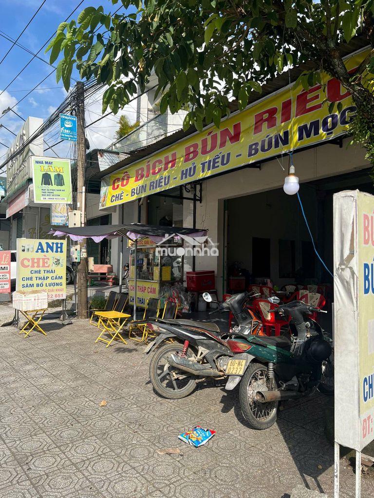 Bán nhà mặt tiền (ngay chợ)