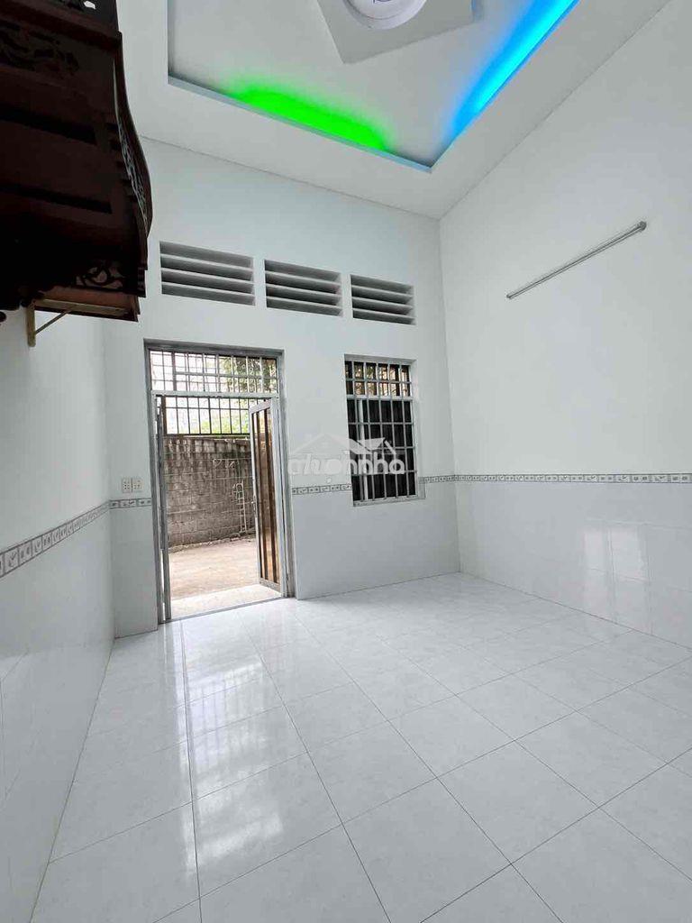 Nhà 2pn 1wc hẻm xe hơi đường 898 phú hữu q9