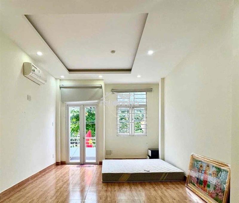 Nhà 4 tầng 64m2 mặt tiền đường 320 bông sao p5 q8