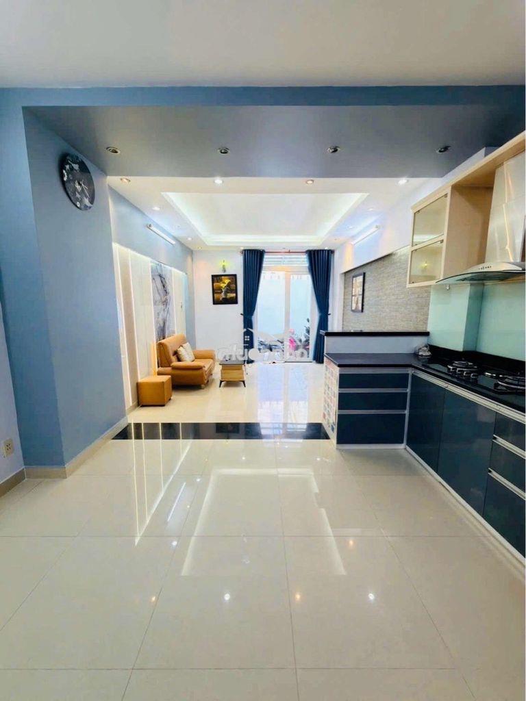 Siêu phẩm nhà đẹp dt lớn, hxh, gần mt đường quang trung- có sân rộng - 3