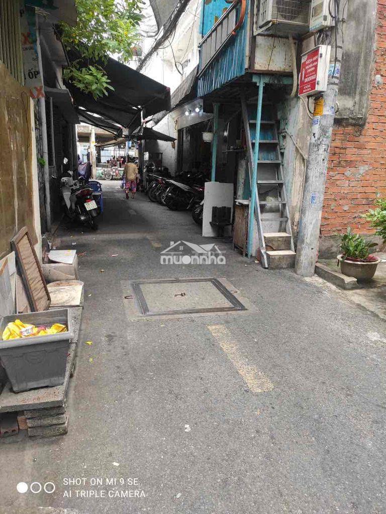 Cho thuê nhà mt đường kế bên chợ phú nhuận giá chỉ 12,5tr/tháng - 2
