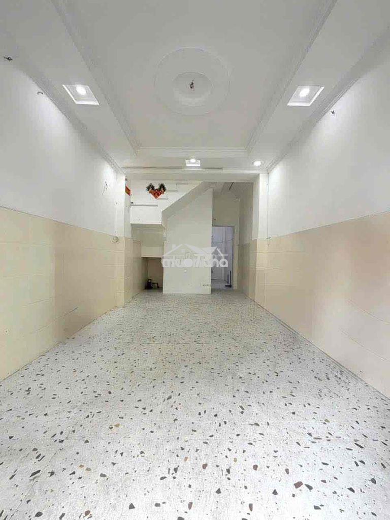 Vị trí kinh doanh mua bán-3 phòng - 3