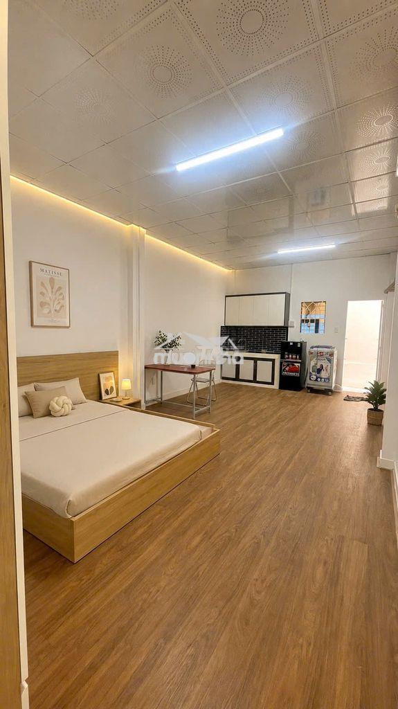 Studio có sân sau siêu rộng thoáng mát full nội thất ngay luỹ bán bích