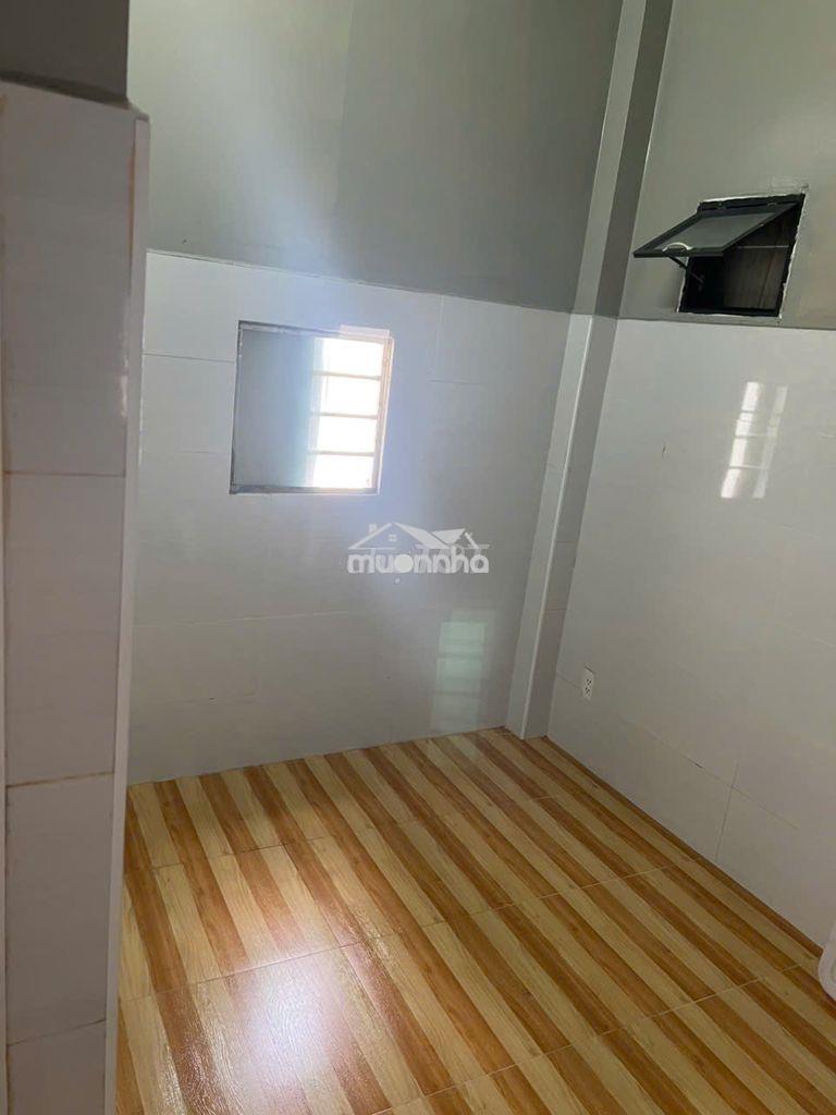Phòng cho thuê toilet riêng - có máy lạnh  - lối đi riêng - 2