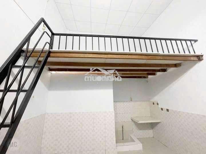 Lên 1 căn nhà có 6 phòng trọ phía sao thu nhập 15 triệu tháng