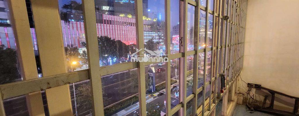 Bán căn hộ 70m2  mặt tiền lê lợi, quận 1 - 3