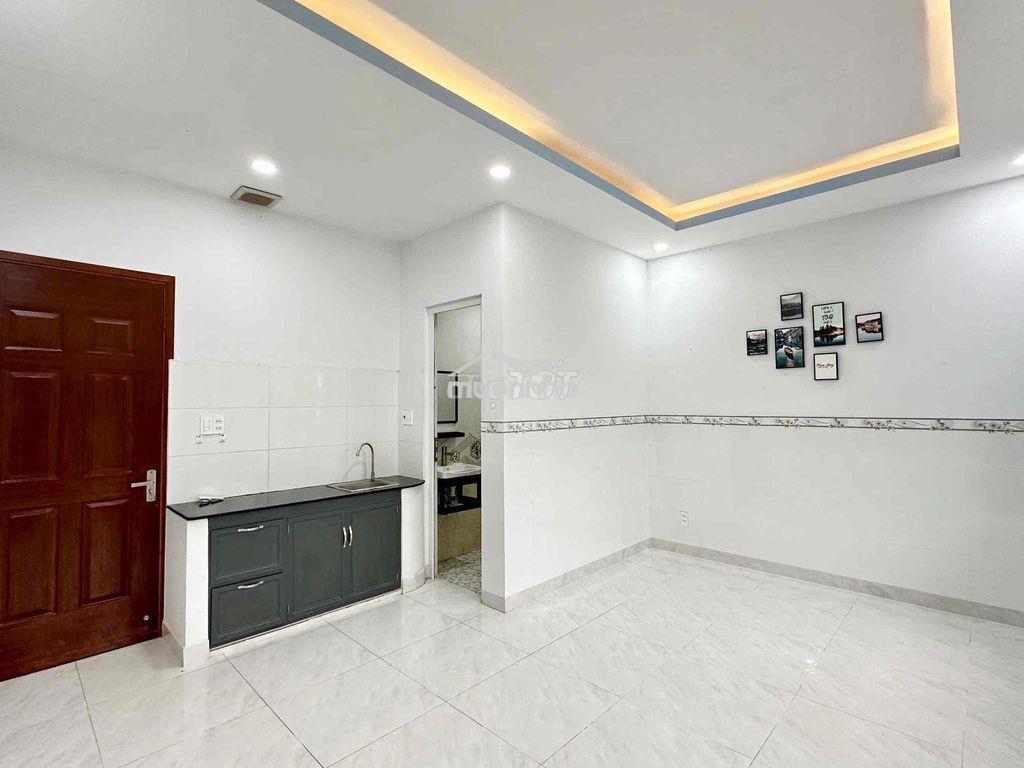 Phòng ban công, kdc 13e intresco, bình chánh, sau đh văn hiến, ueh - 2