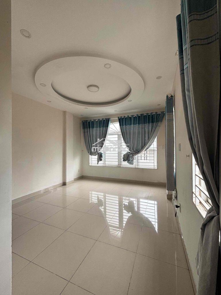 Nhà hẻm xe hơi ngang 8m oto đậu trong sân,gần cầu bảy nhạo,hiệp bình