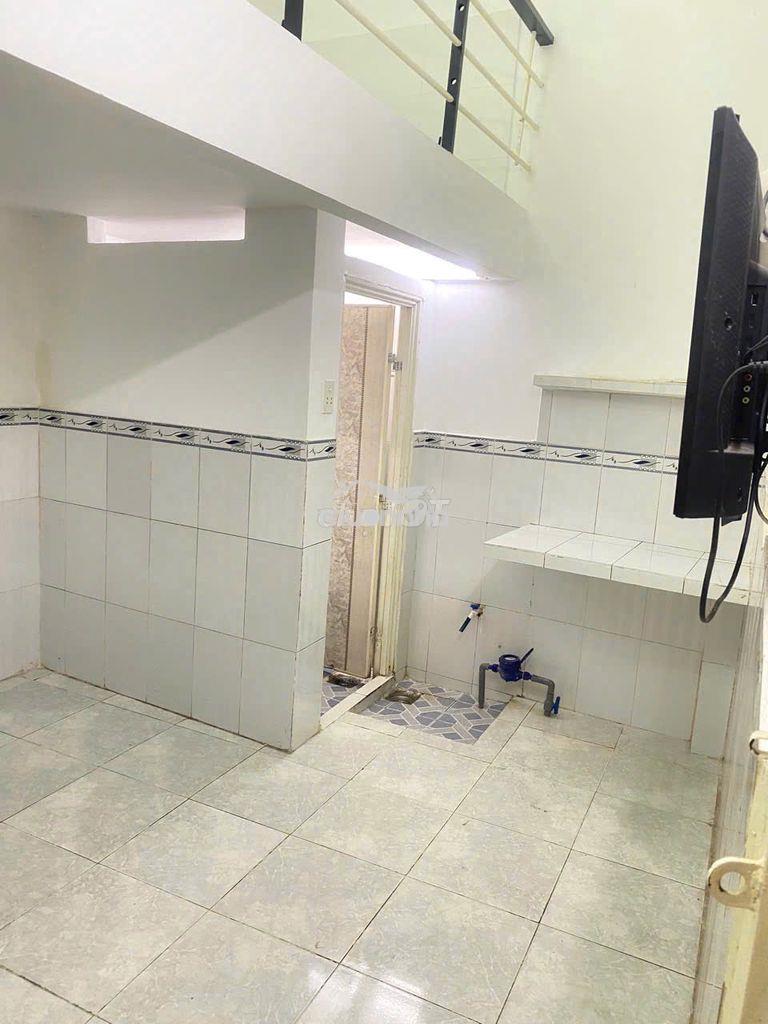 Cho thuê trọ có gác ban công cửa sổ giá rẻ bình tân - 3