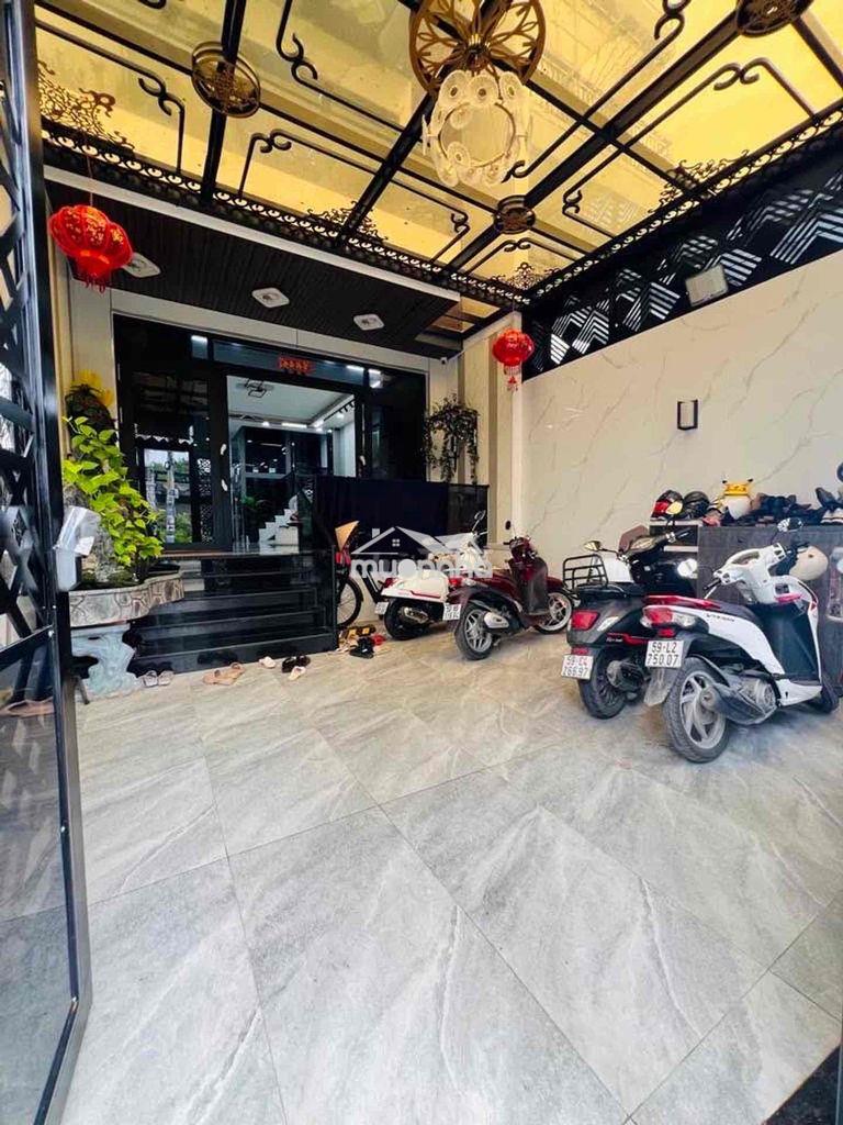 Tthc nhà bè- 9.8 tỷ - nhà 4t 4pn7wc 5.5x24m - thang máy