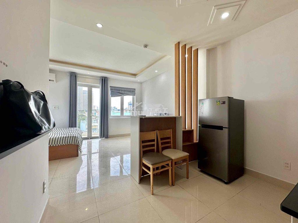 Cho thuê căn hộ ban công máy giặt riêng view landmark 81 gần hàng xanh - 4