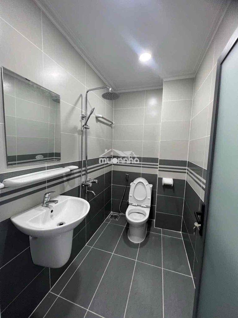 Cho thuê nhà dt 4x20 1trệt 3lầu 5pn 5wc hẻm xe tải gần chợ thạnh xuân - 4
