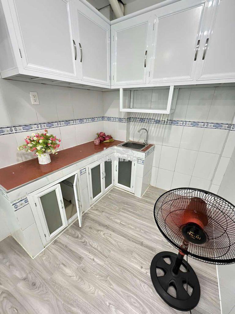 Gấp bán! 3 tầng, 3phòng ngủ. sổ hồng riêng. gần vòng xoay phú lâm - 4