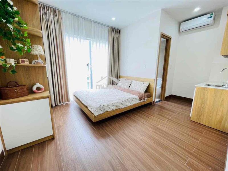 Căn hộ mới xây, full nội thất, có ban công cực thoáng