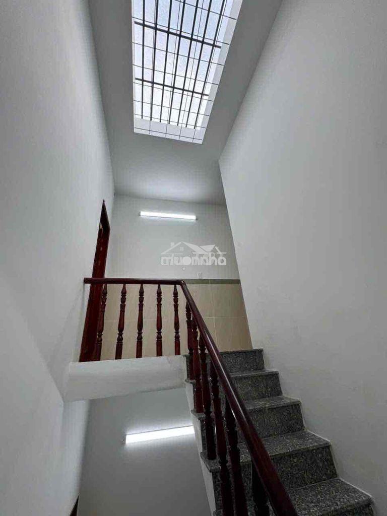 - Hxh mễ cốc p15 q8 / có sân để xe hơi riêng / kdc hiện hữu - 2