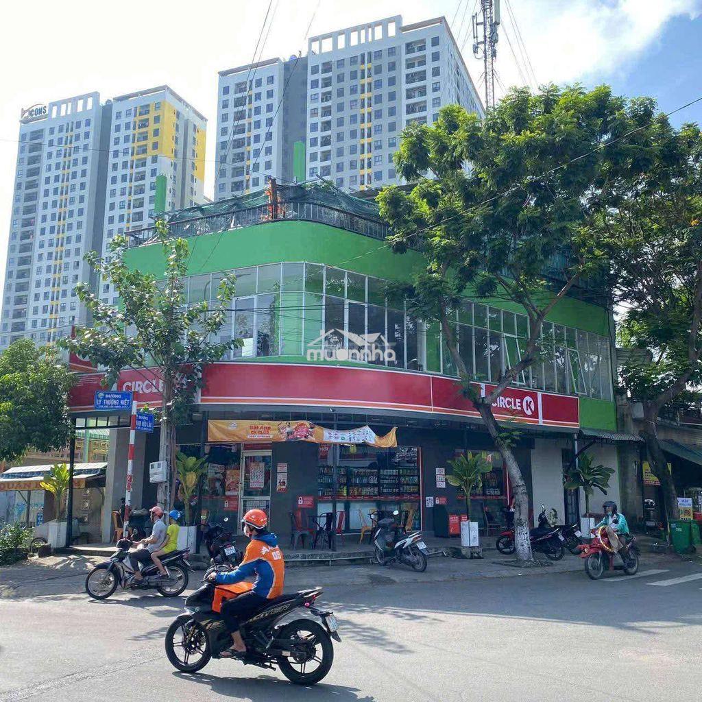 Bán nhà mặt tiền ngã ba - 3