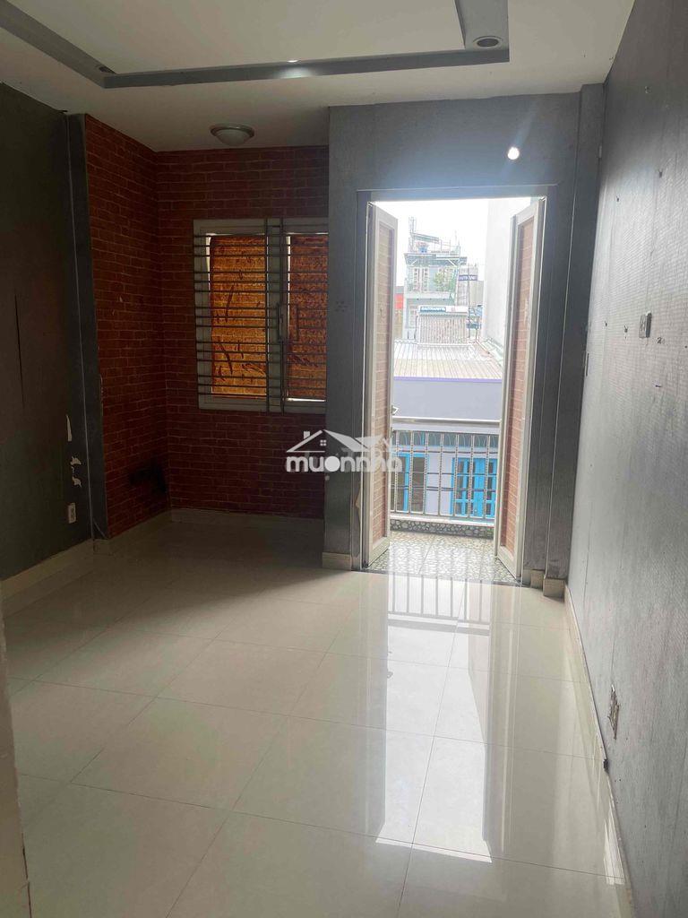 Phòng trọ có cửa sổ ban công , lầu 1 thoáng mát - 2