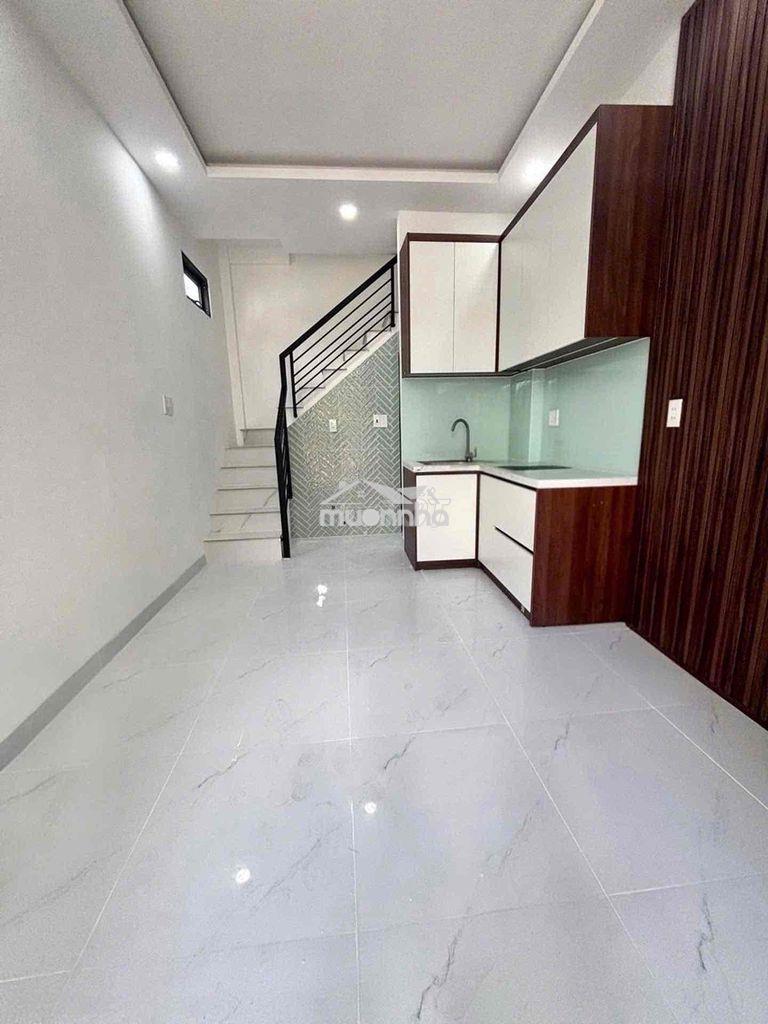 Ngay âu cơ, nhà 2 tầng, hẻm 3 gác thông thoáng, dọn vào ở ngay, giá 2.