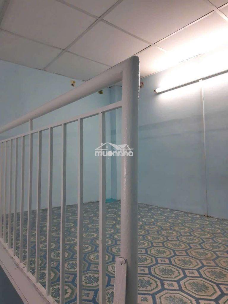 Phòng trọ khu ở cao cấp, gác cao, thoáng mát - 3
