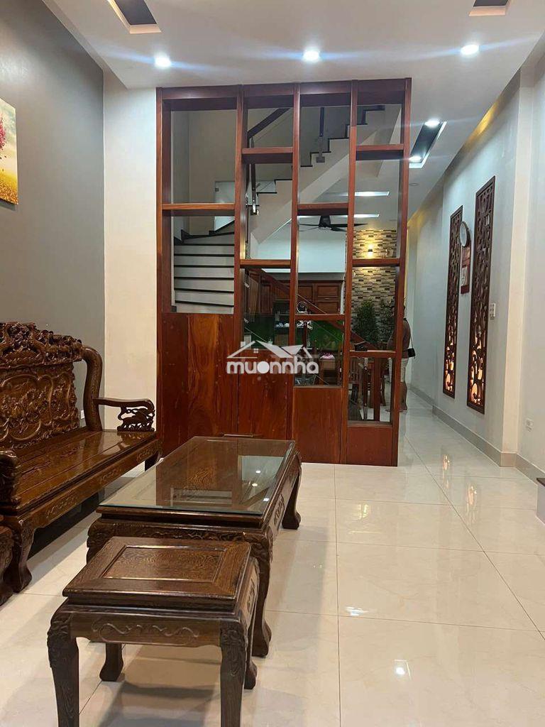 Cho thuê nhà 4 tầng sân xe hơi