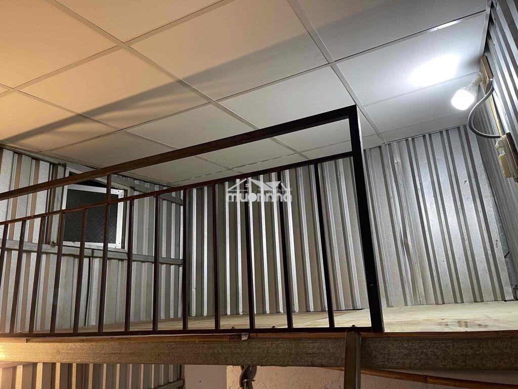 Ngay hẻm 300 nguyễn văn linh , 30m2 , giá 2tr , điện 3.5k , nước 20k - 3