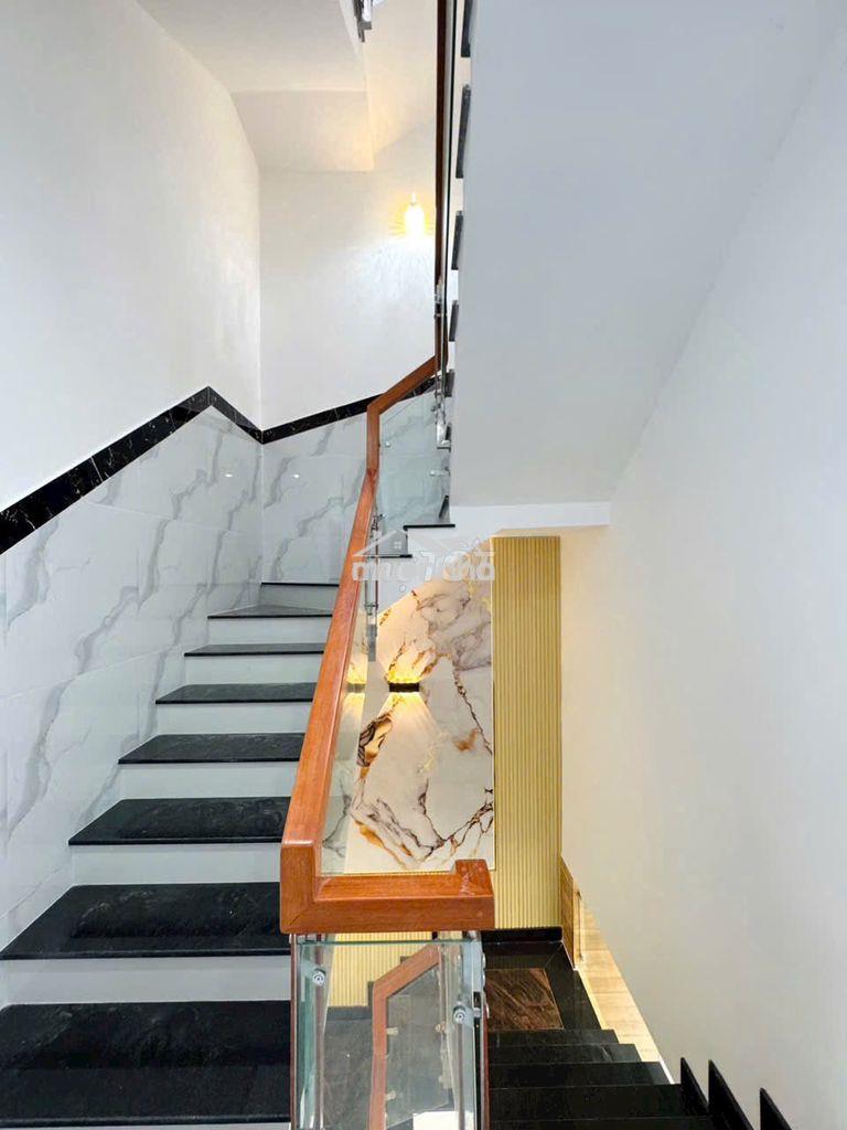 Hẻm 75/ tô hiệu, 8m thông khu ăn uống_5x18m_đúc 3.5 tấm mới 4pn_4wc - 3