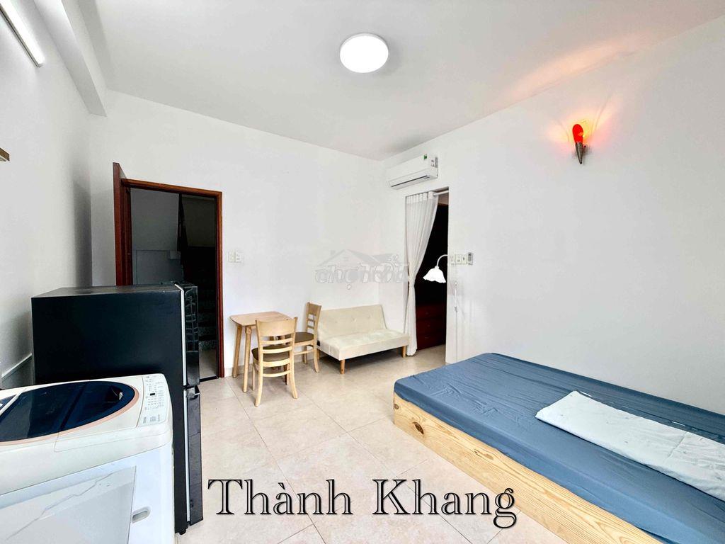 Cho thuê căn hộ bancol máy giặt riêng rộng 30m2 gần bờ kè hoàng sa q3 - 4