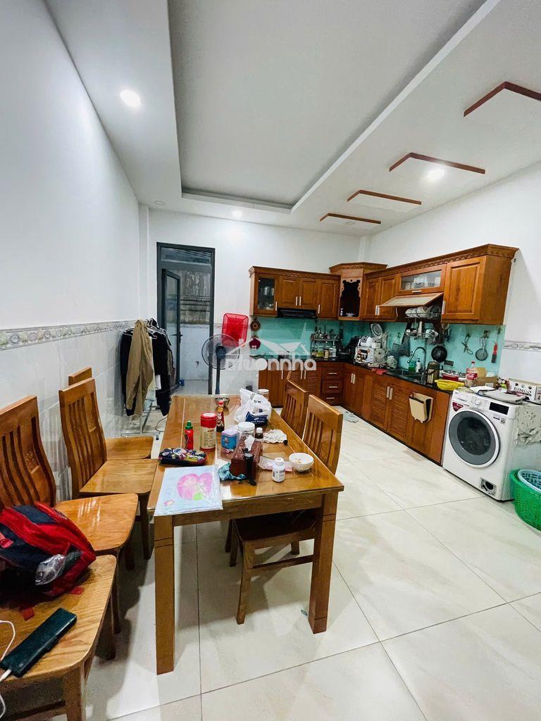 Bán nhà 3 tầng sát mặt tiền đường số 8 linh đông, đường 5m - 3