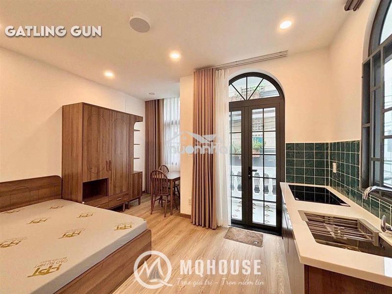 Căn hộ ban công 35m2 decor đẹp chỉnh chu ngay phố phan xích long - pn