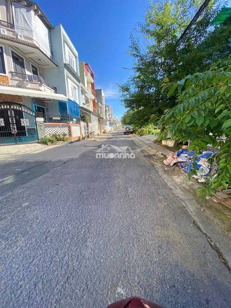 Bán căn villa nhà phố 2 mặt tiền ở và kinh doanh được - 2
