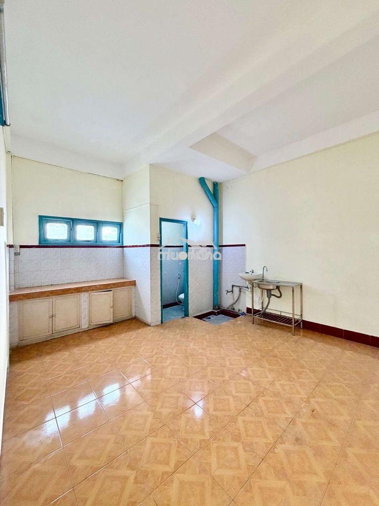 Bán căn hộ chung cư đoàn văn bơ, gần cầu camelt, 49m2, chỉ 2. x tỷ - 4