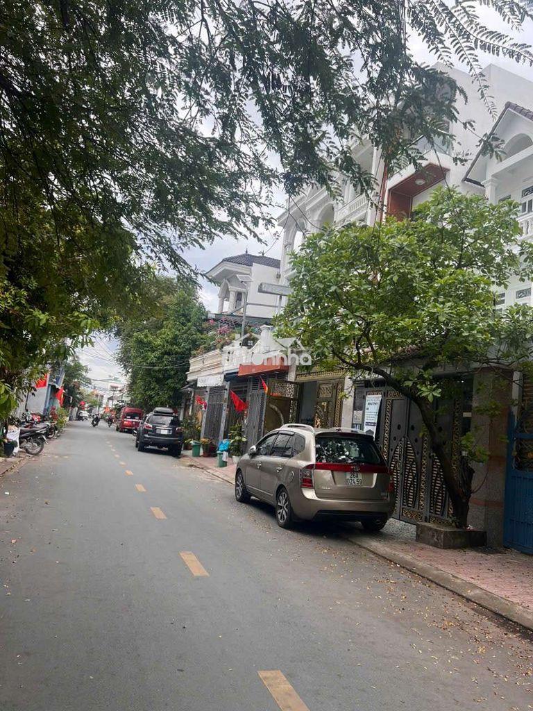 Nhà chín chủ cần b nhà 1/ dt:60, sổ hồng hcđđ, đường- lê văn
