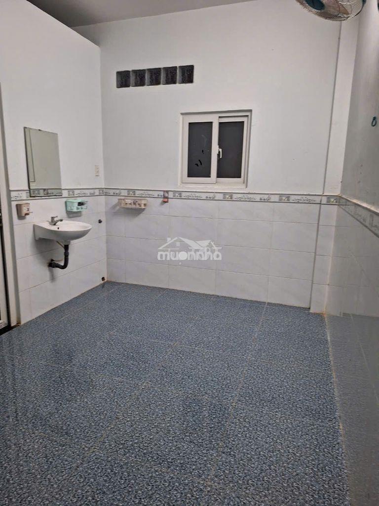 Cho thuê nhà dương quảng hàm dt 4 x 15 1pn,1wc - giá 7,5tr - 4