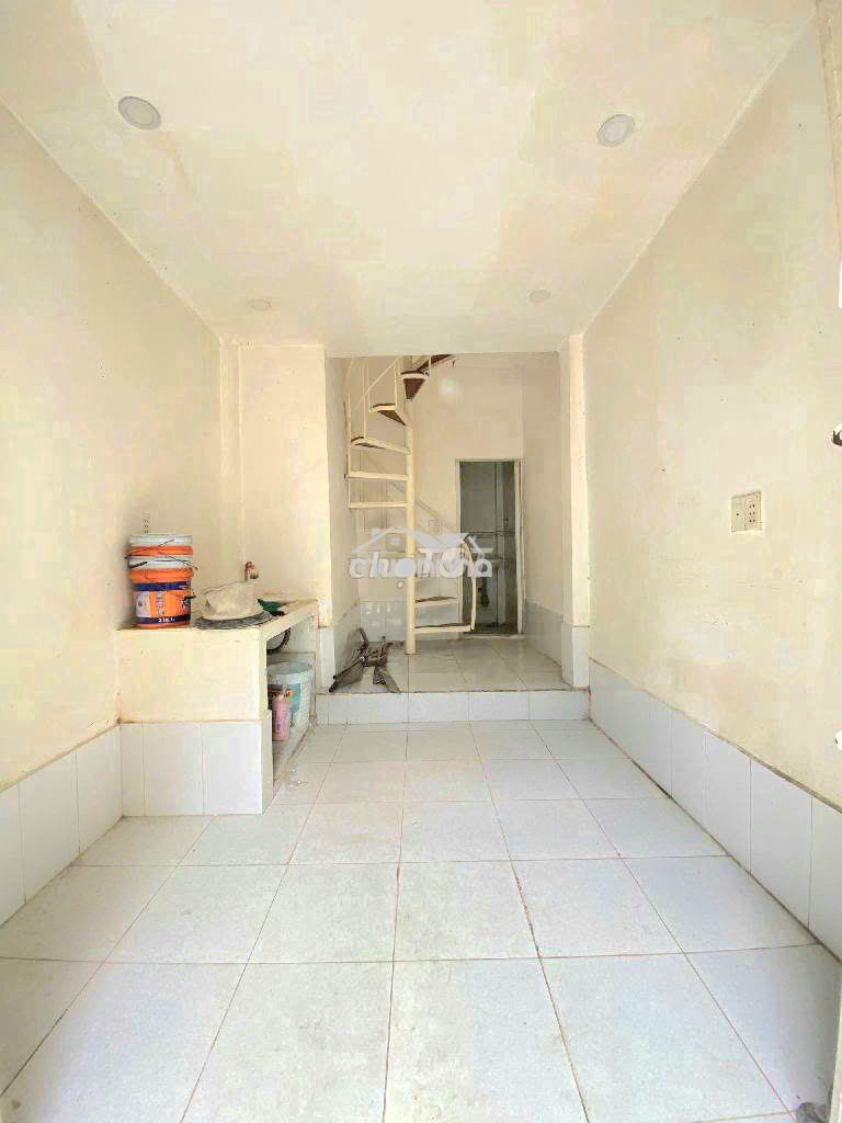 Nguyên căn q4 2 phòng ngủ 3 toilet 2 lầu ở tối đa 4 người 4 xe - 2