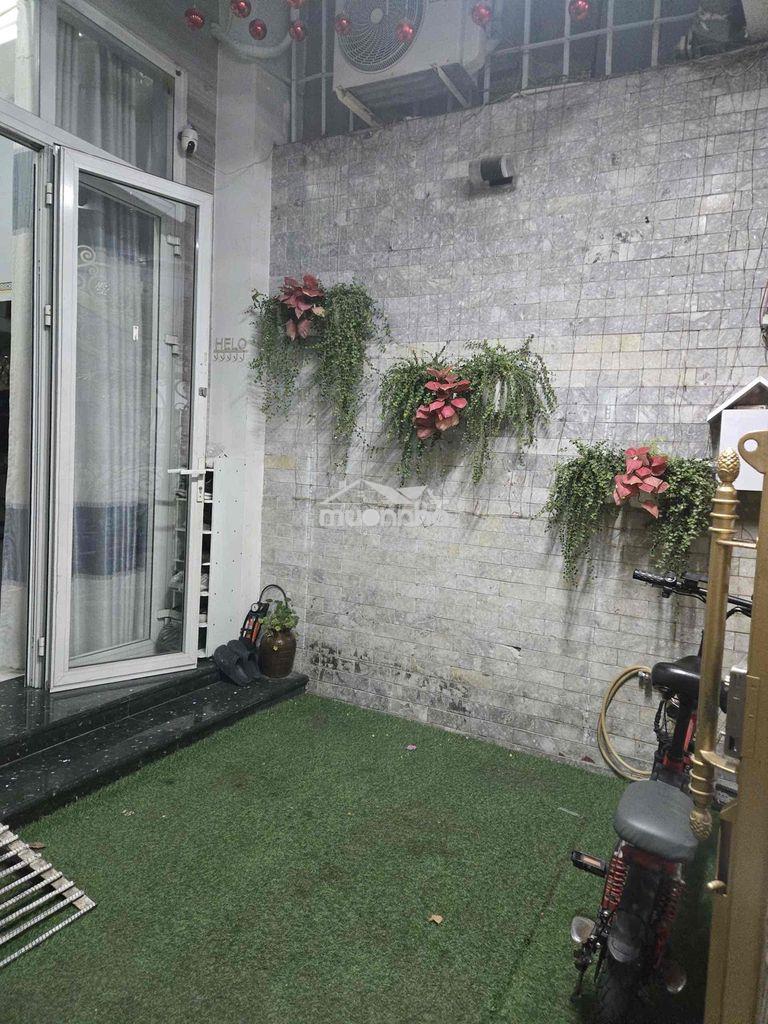 Bán nhà mt đường số 11 - 3