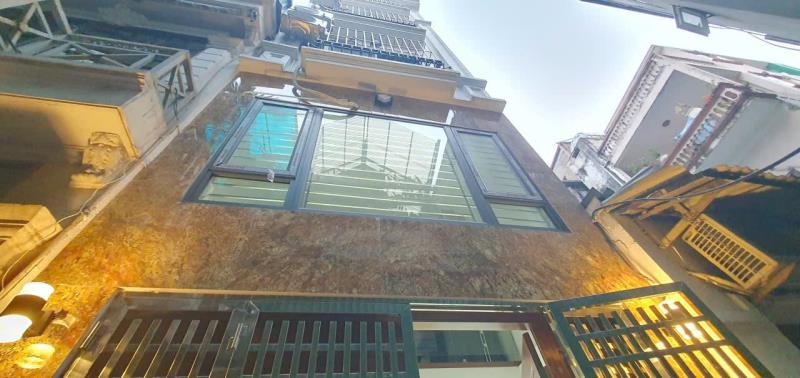 Cho thuê nhà ngọc thụy 6 tầng thang máy giá 15 triệu !