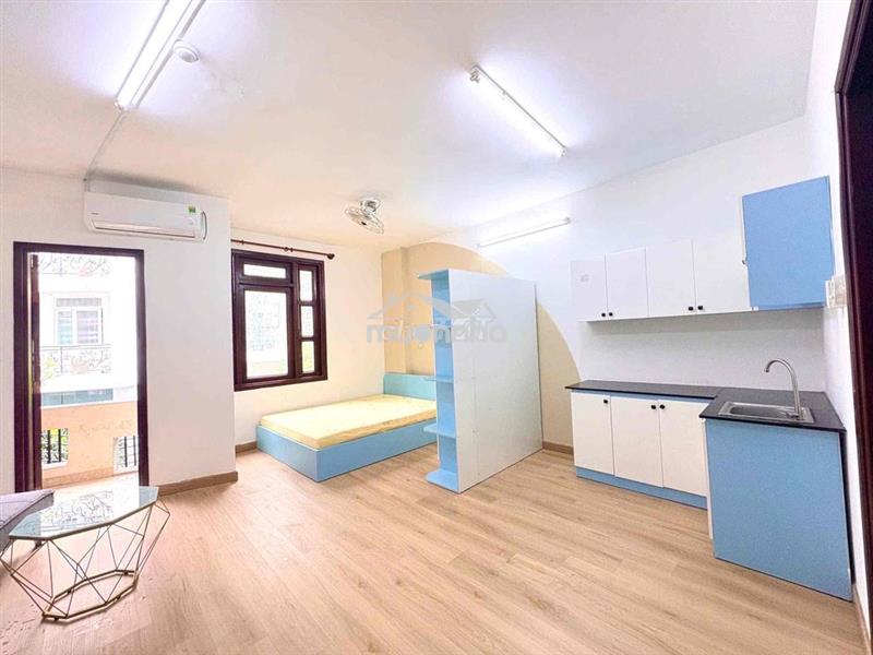 Studio ban công cửa sổ full nội thất thang máy ngay cv gia đinh