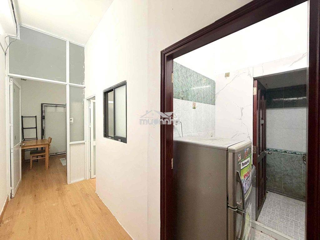 Cho thuê 2 phòng ngủ ban công sát bách khoa quận 10 giá tốt - 2