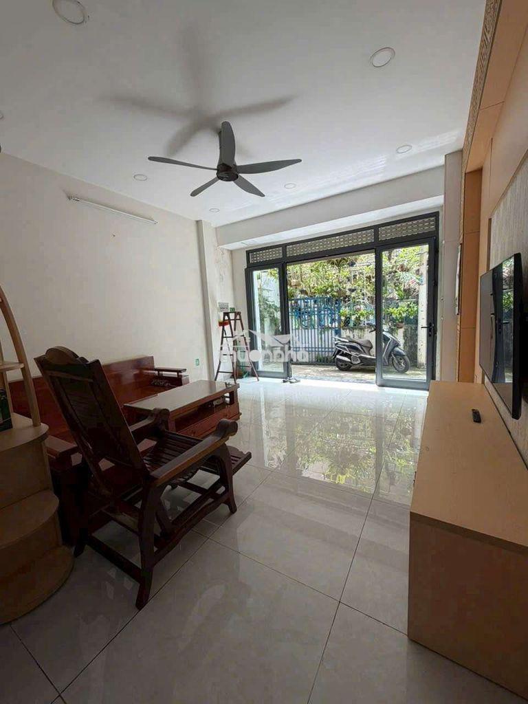 Nhà mới đầy đủ nội thất - 1 trệt 2 lầu có sân thượng