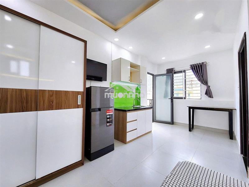 Studio ban công- thang máy- bảo vệ ngay đh bách khoa- kinh tế 5p