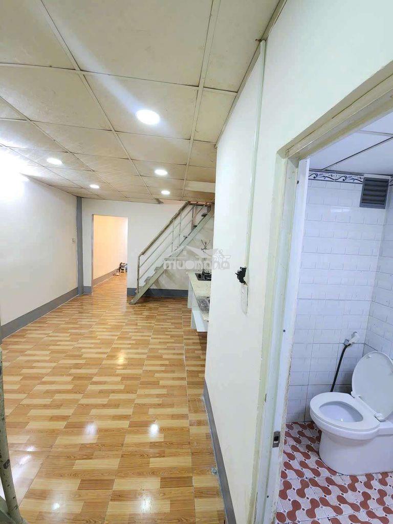 Cho thuê nhà nguyên căn hẻm nguyễn tất thành, quận 4 - 3