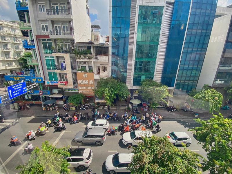 Studio cửa sổ trời mặt tiền đường - full nội thất - máy giặt riêng - ngay ngã tư hàng xanh, di chuyển các trường dh hutech, uth, uef, hiu chỉ 5-10p - 3