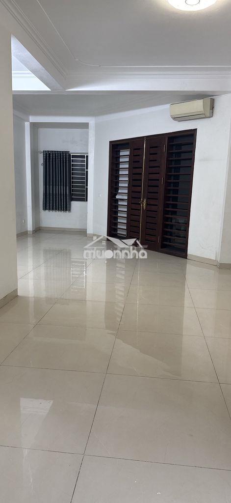 Cho thuê văn phòng 120 m2