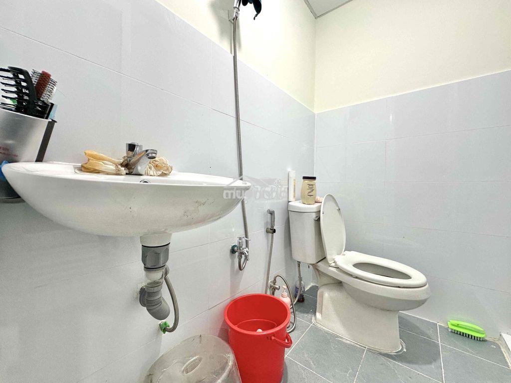 Phòng trọ rộng như sân bay, ban công gần chợ gò xoài - 4