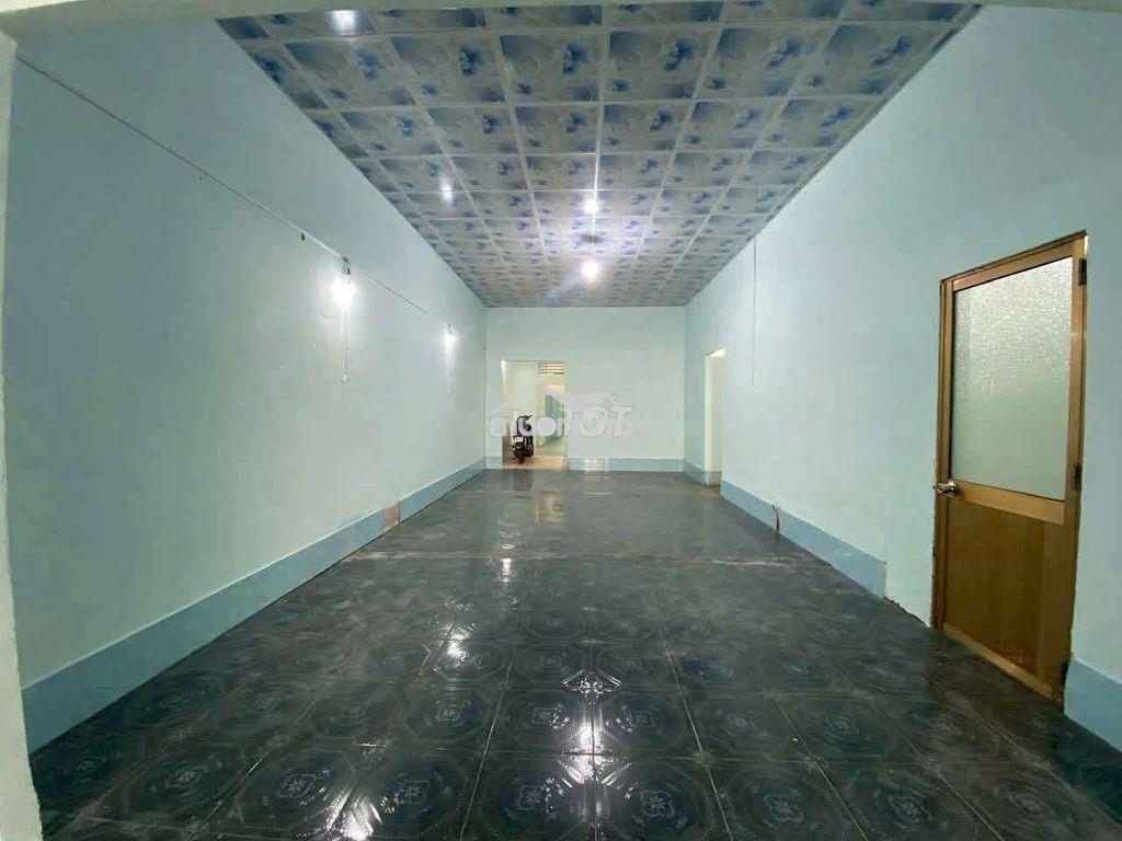 Kho khu tên lửa 240m2 giá 16 triệu thương lương - 2